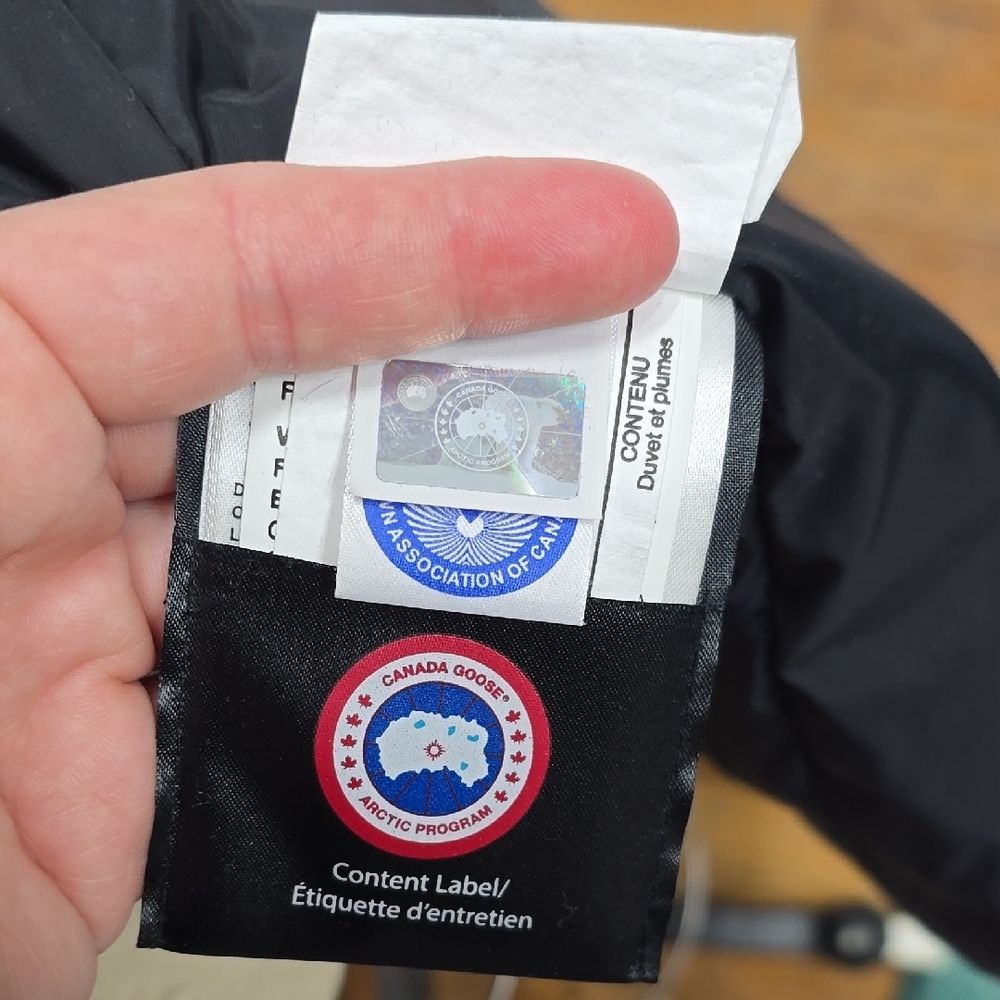 Canada Goose Rossclaire Parka Heritage With Fur-Trimmed Hood and Cinched Waist - Picture 4 of 7